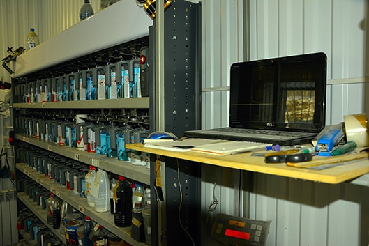 Компьютерный подбор краски, рабочее место с установленным оборудованием микс-система Quickline